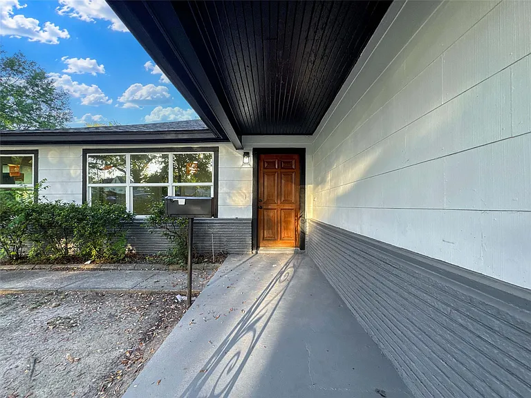 703 Texas Ave — Photo 3
