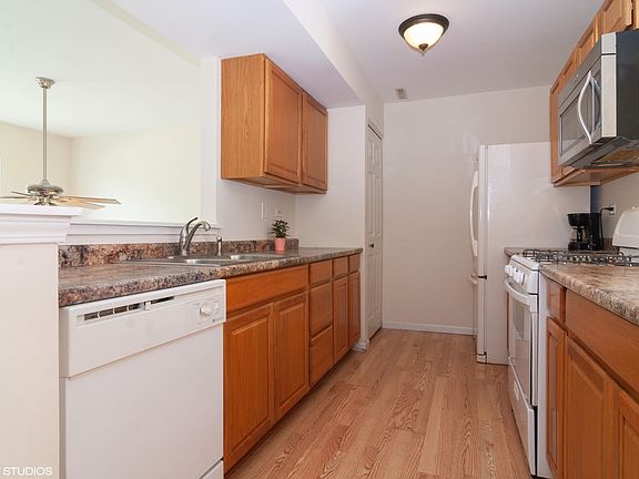 5th image of 1206 Fox Hill Ln