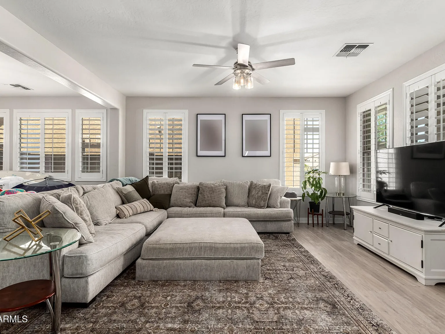5 bed, 4.5 bath, 3861 sqft, $4,500 — Photo 3