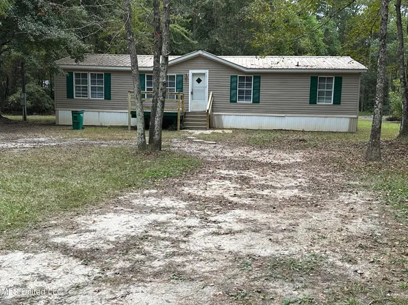5902 Kings Rd, Moss Point, MS 39563