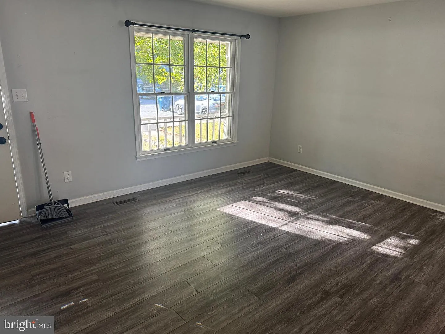 3 bed, 1.5 bath, 1540 sqft, $2,000 — Photo 2