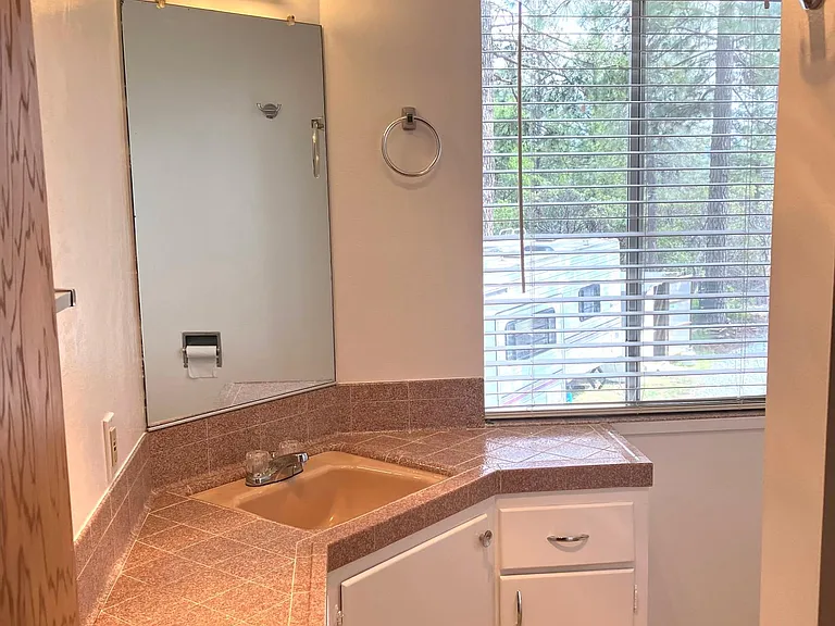 Northridge Dr — Photo 11