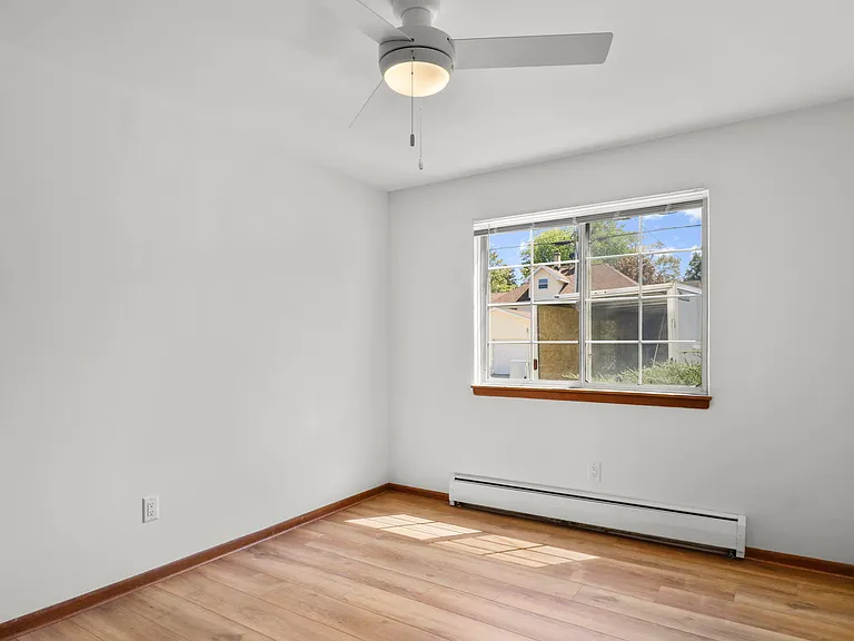 526 W Franklin St #4 — Photo 13