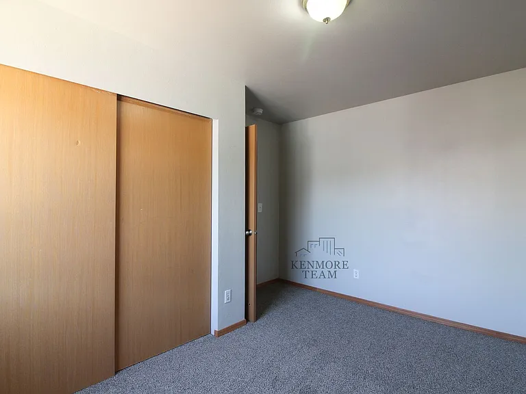 825 S Elm St — Photo 14