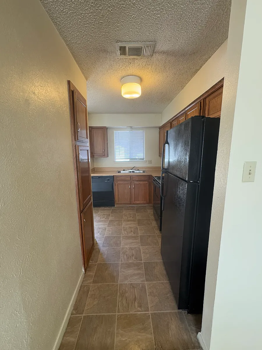Kitchen View - 1000 W Prairie St #9