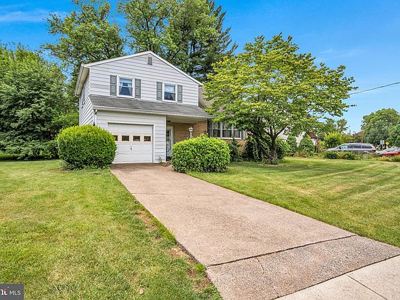 3rd image of 6054 Edward Dr
