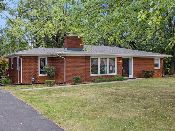 119 Greenwood Rd, Staunton, VA 24401