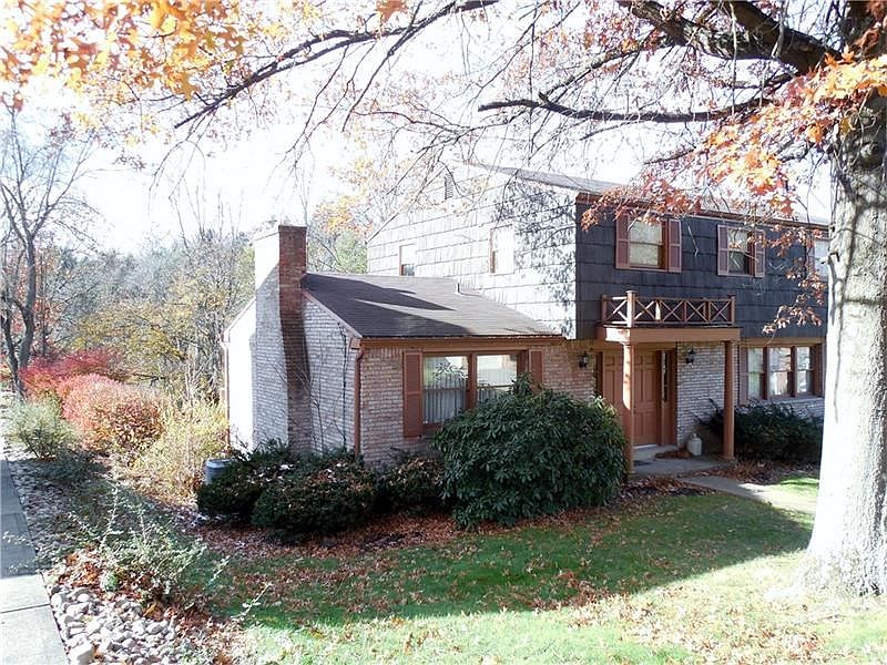 Exterior Front/Faade - Welcome to 10 Thorncrest Drive, Wilkins Township, 15235!