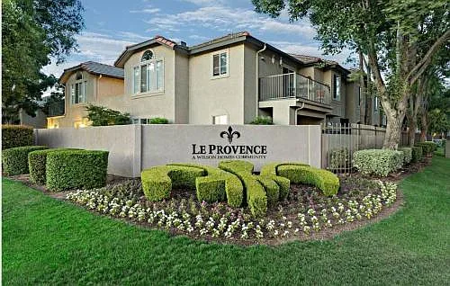 1325 E Foxhill Dr — Photo 2