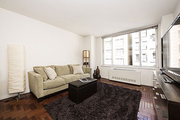 1st image of 2373 Broadway APT 424