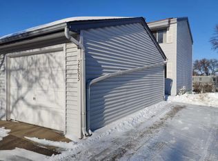 2293 Pond Ave E, Maplewood, MN 55119