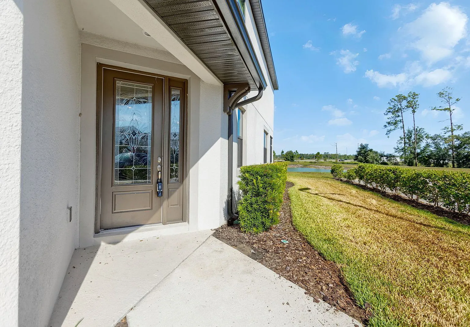 3 bed, 2.5 bath, 2017 sqft, $2,250 — Photo 3