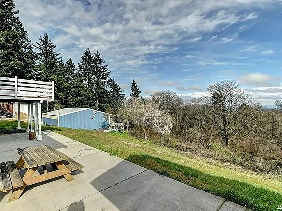 Unit patio and yard space.