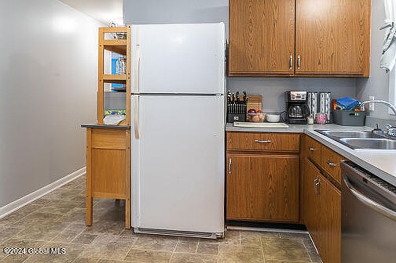 5th image of 2202 Tibbits Avenue