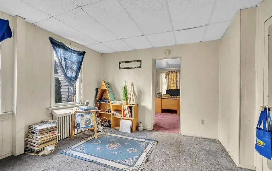 1 bed, 2282 sqft, $2,100 — Photo 2