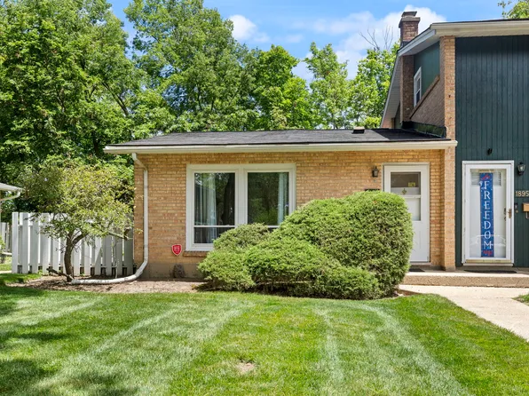 1897 Willow Hill Ct, Northfield, IL 60093