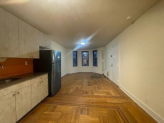 3rd image of 306 E 165th St APT 1