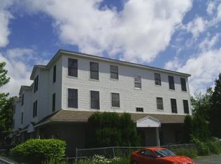 330 College St #22, Amherst, MA 01002