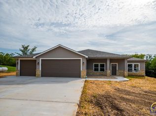 7763 Choctaw Ct, Ozawkie, KS 66070