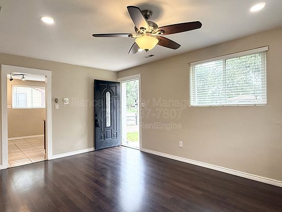4th image of 1724 Armstrong Ave