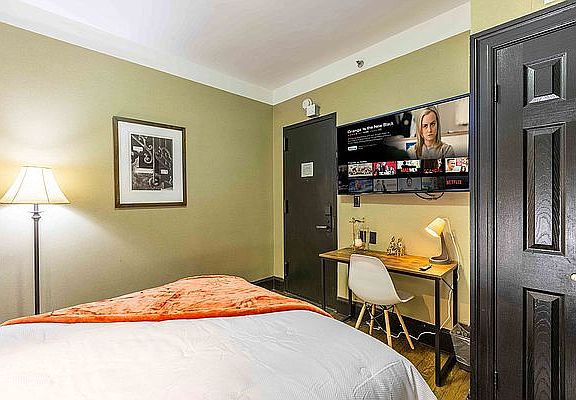 5th image of 12 W 44th St #1107