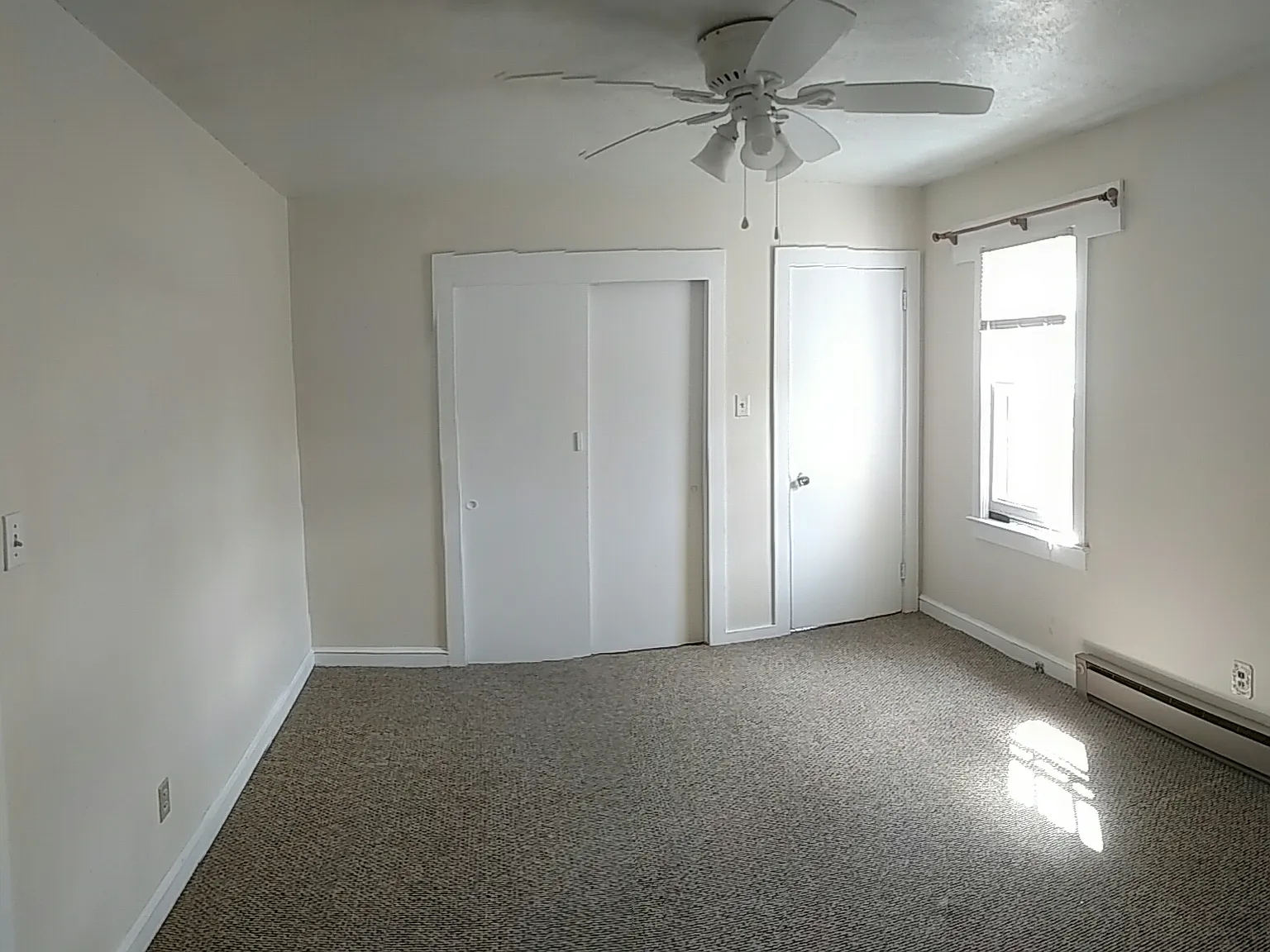 1 bed, 1.5 bath, 750 sqft, $1,075 — Photo 4