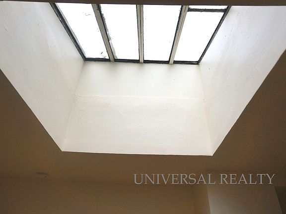 3rd image of 221 E 11th St APT 4D