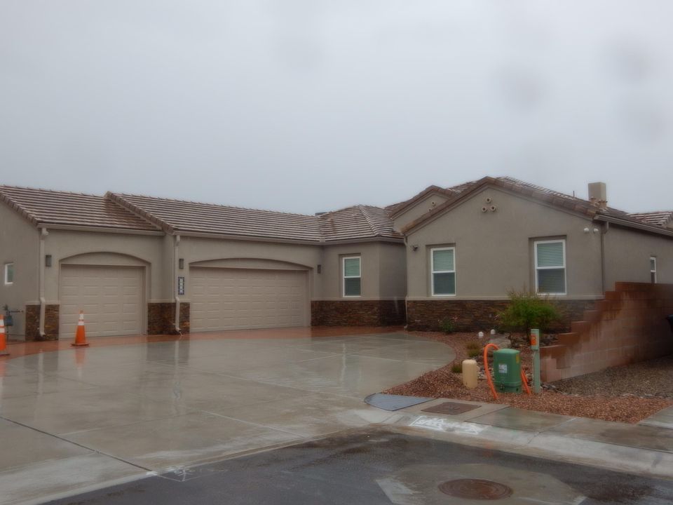 2nd image of 8927 Signal Pointe NE