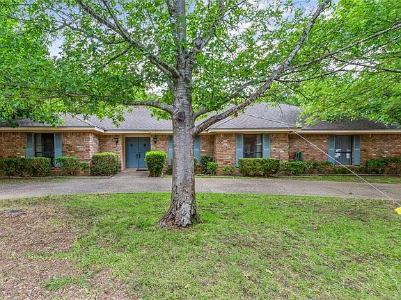 2nd image of 229 Oak Creek Cir