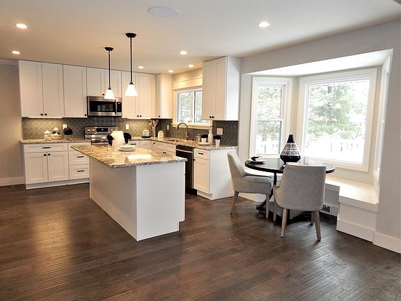 2nd image of 16001 Clarkson Woods Dr