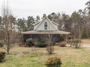 186 N Hillcrest Rd, Siler City, NC 27344