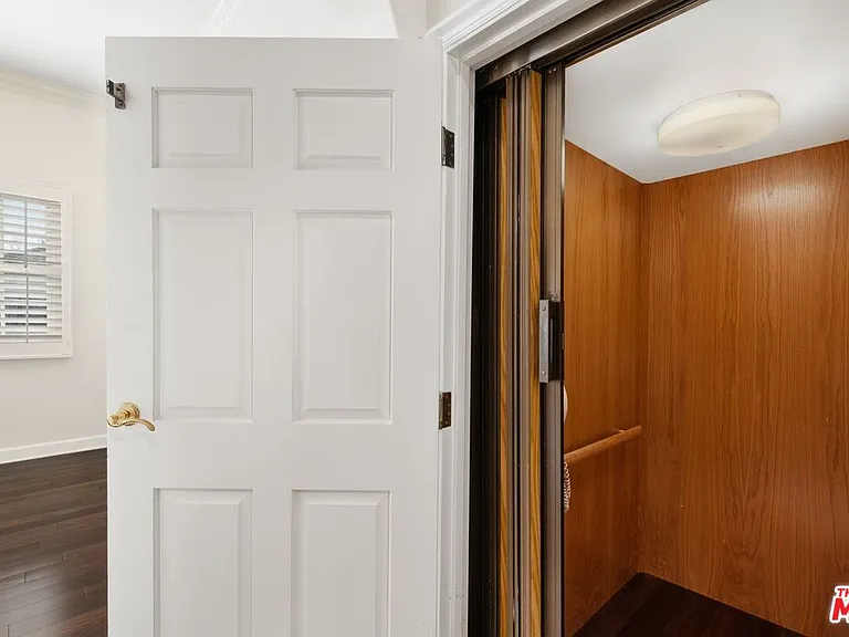 11815 Folkstone Ln — Photo 16