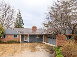 23700 S Woodland Rd, Shaker Heights, OH 44122