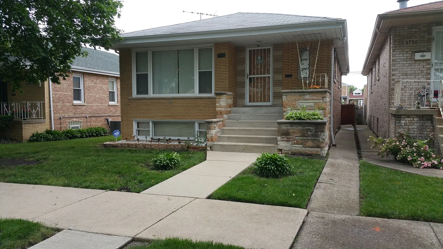 3754 W 84th St photo 1