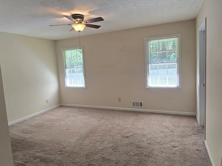132 Johnson Dr — Photo 18