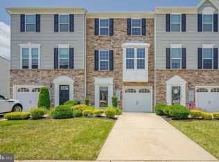 40 Village Green Ln, Sicklerville, NJ 08081