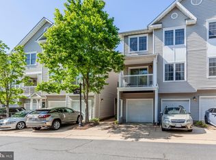 4522 Superior Sq, Fairfax, VA 22033