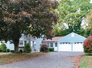 166 Pondview Dr, Chicopee, MA 01020