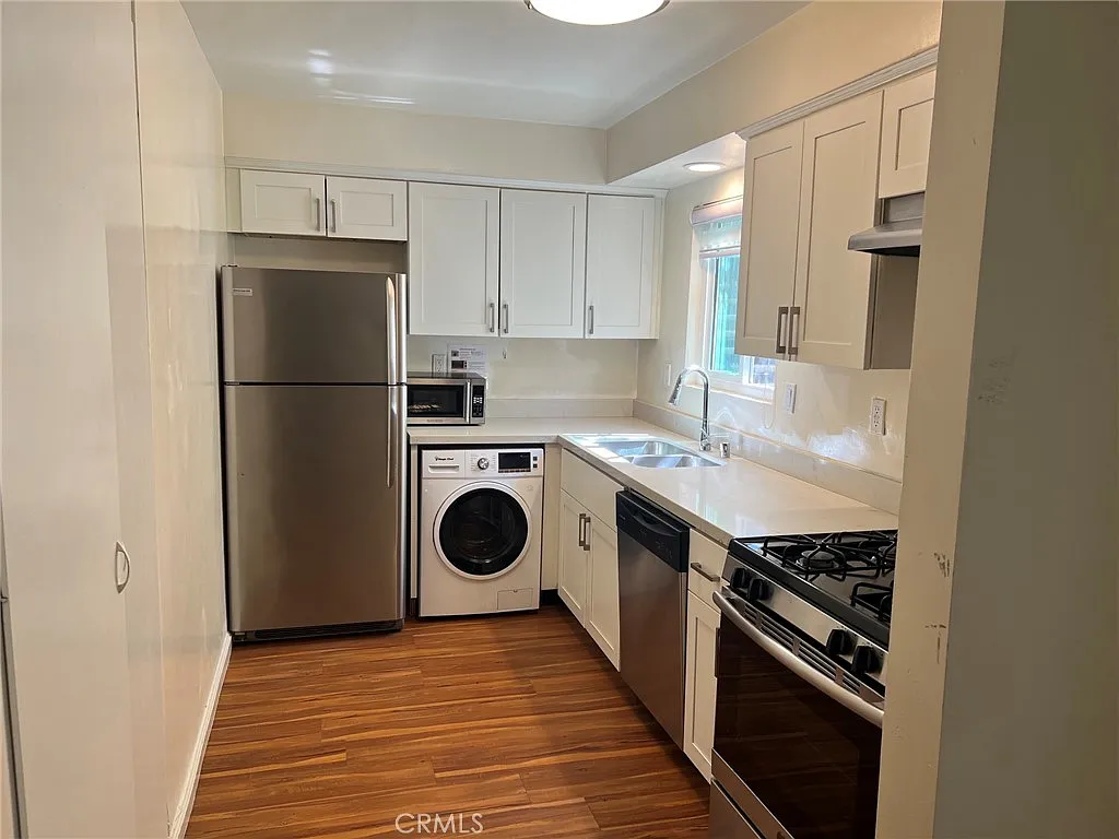 1 bed, 780 sqft, $2,595 — Photo 2