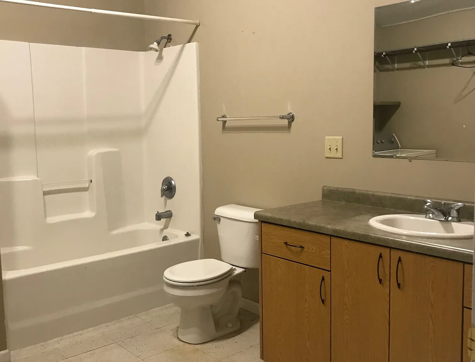 3 bed, 1400 sqft, $1,600 — Photo 4