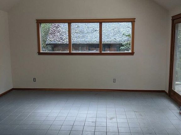 5th image of 7021 Fletcher Bay Rd NE