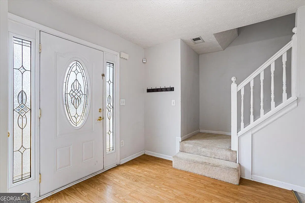 4 bed, 2.5 bath, 2627 sqft, $2,200 — Photo 4