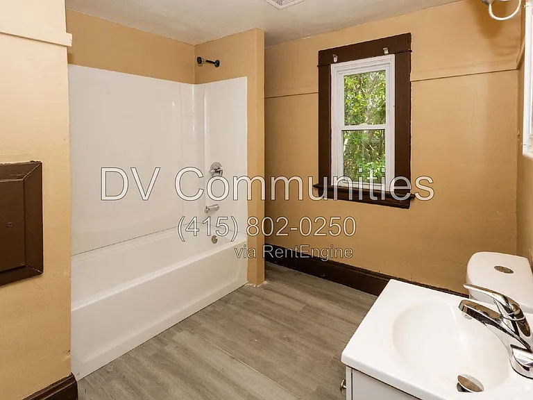 1148 E 176th St — Photo 38