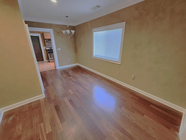 588 Fletcher St SW — Photo 4