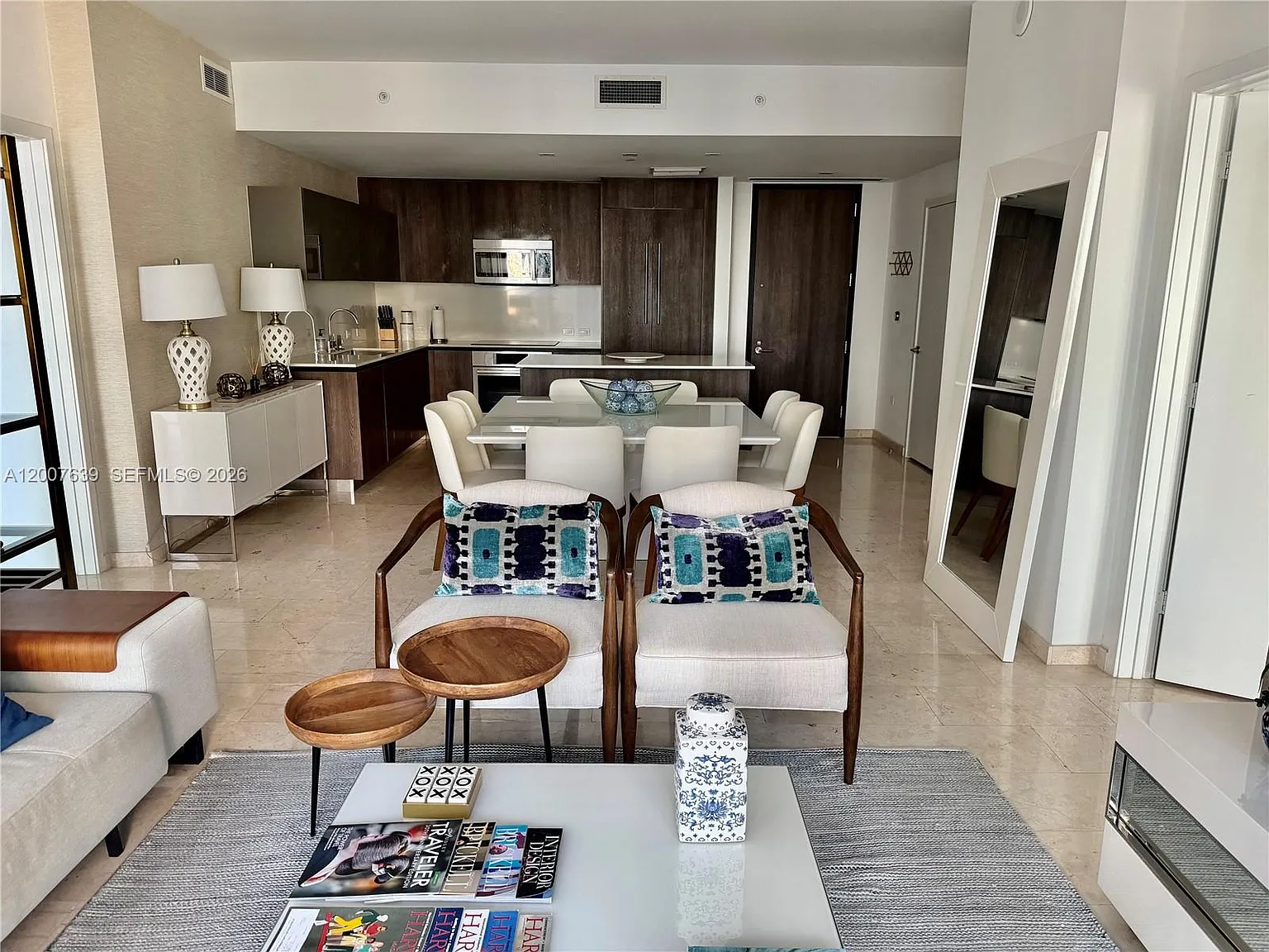 Rise Condo — Photo 3