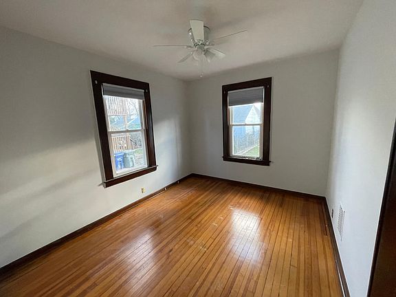 4th image of 53 Seaview Ter #53
