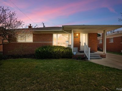 8540 Arnold St, Dearborn Heights, MI, 48127