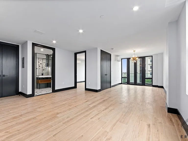 828 New York Ave #4E — Photo 6