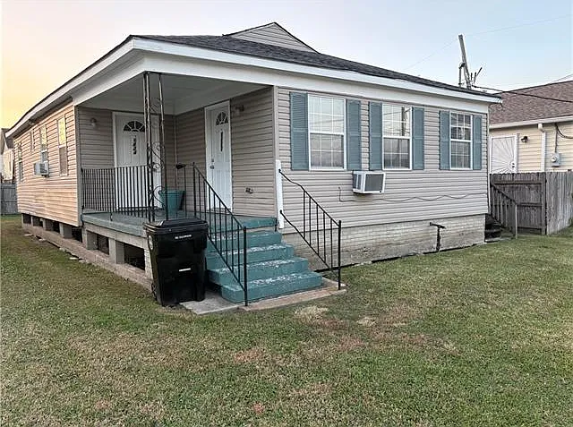 Studio, 1.0 bath, 341 sqft, $950 — Photo 2