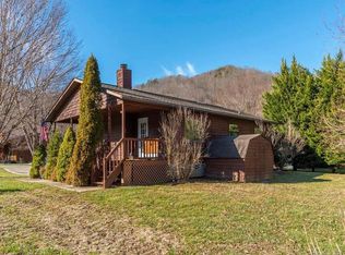 10 Clearwater Dr, Waynesville, NC 28785